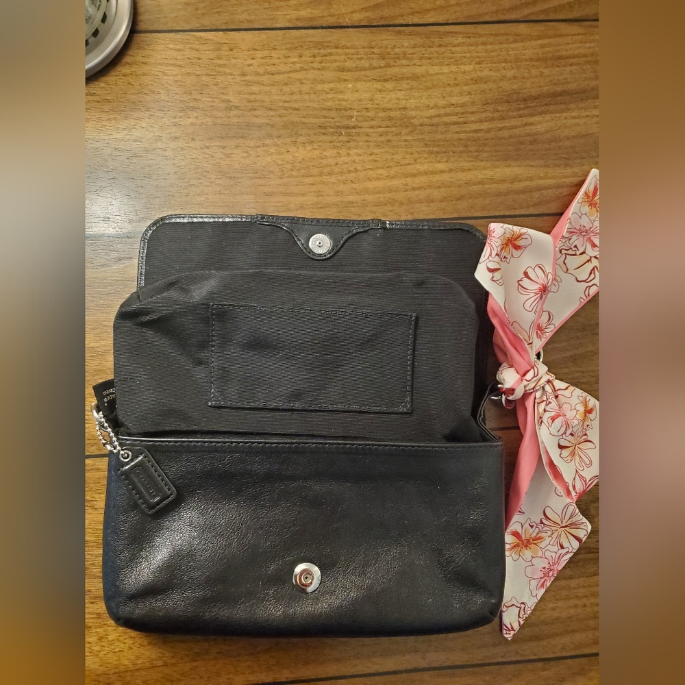 COACH LEATHER MINI BAG IN EXCELLENT CONDITION! - Picture 8 of 9